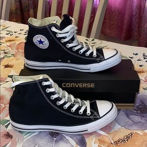 Converse shoes 9 men’s/11 women’s